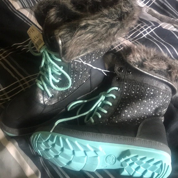 Justice boots - Picture 1 of 1